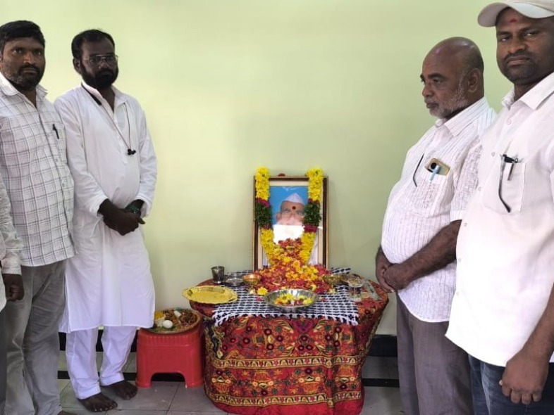 తెలంగాణ ఉద్యమకారున్ని పరామర్శించిన జర్నలిస్టులు