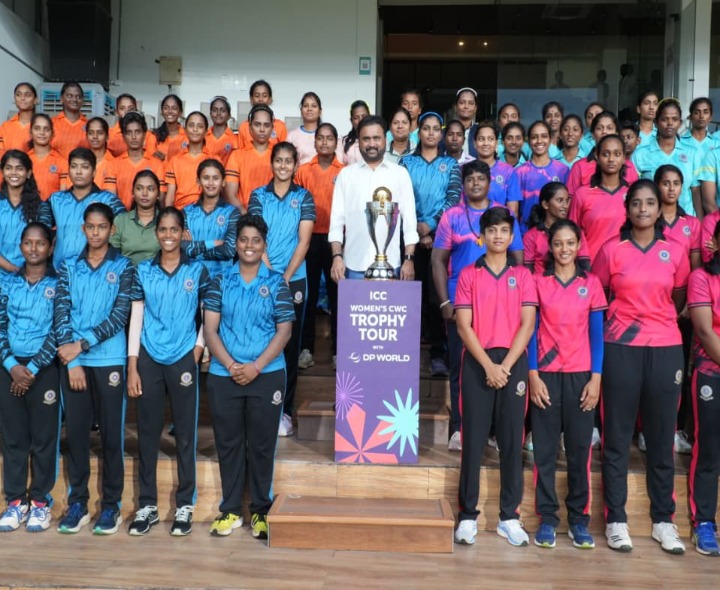 విశాఖలో మహిళల క్రికెట్‌ వరల్డ్‌ కప్‌ ట్రోఫీ ఆవిష్కరణ