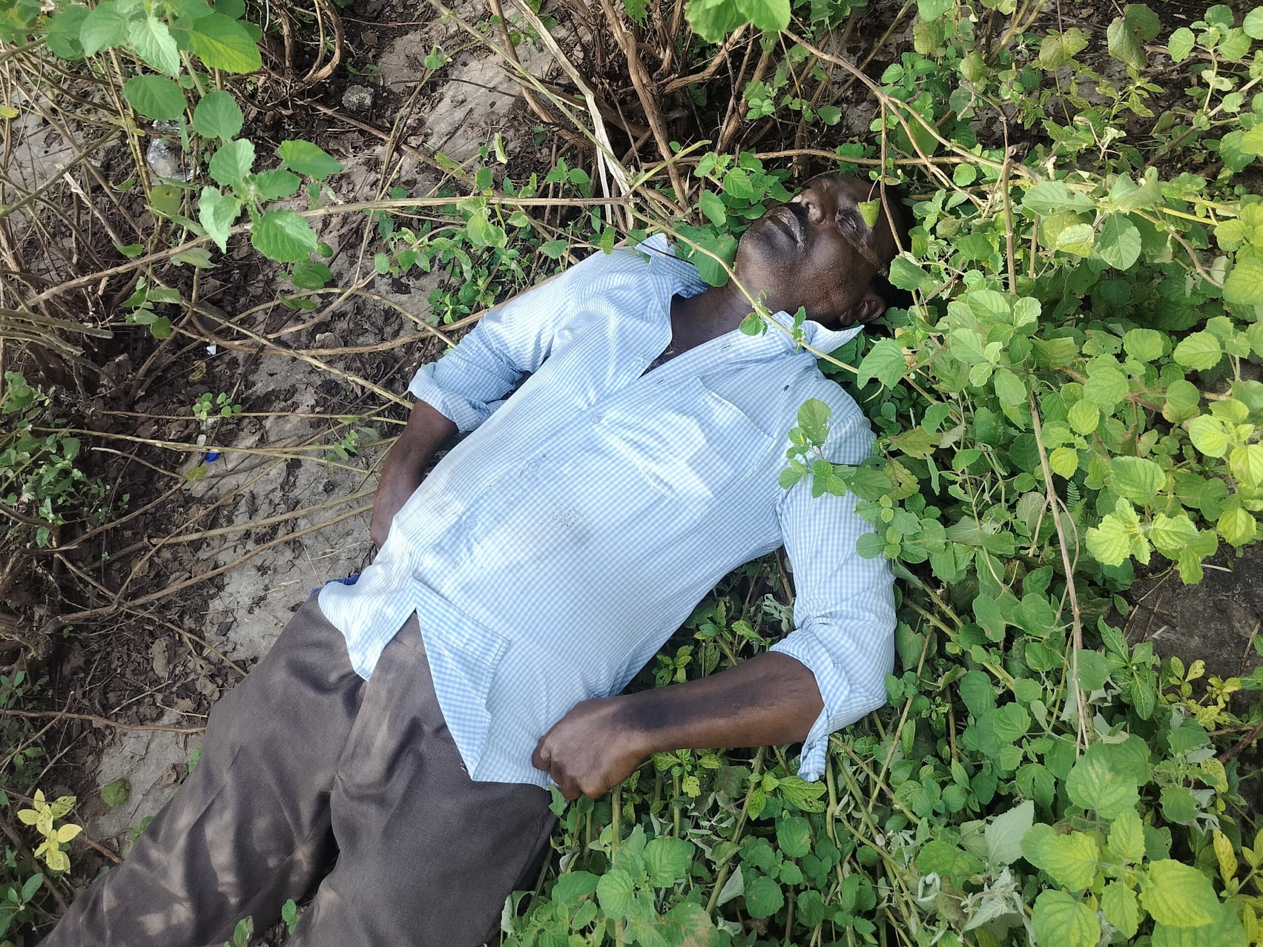 ఆదిలాబాద్‌లో గుర్తుతెలియని మృత దేహం లభ్యం
