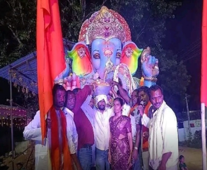 రూ.30 వేలు పలికిన గణనాథుని లడ్డూ