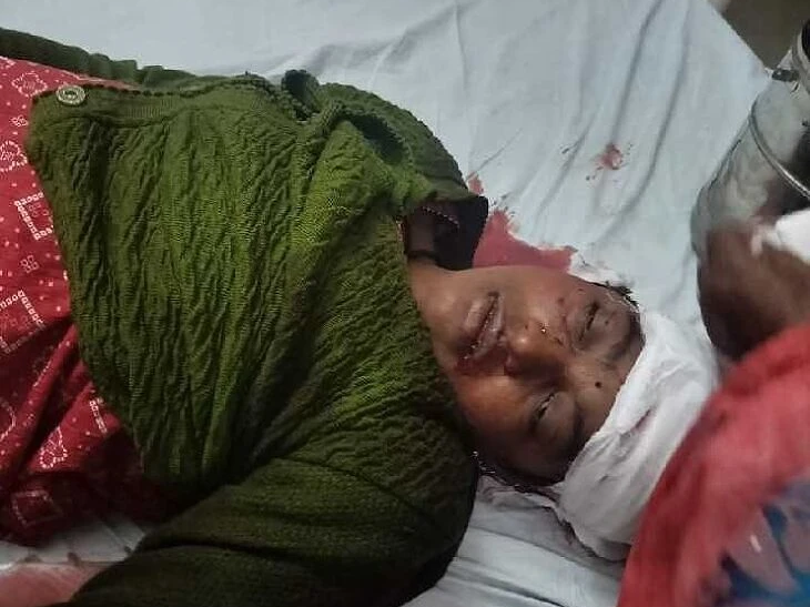 భార్యను గొడ్డలితో నరికి హత్య చేసిన భర్త