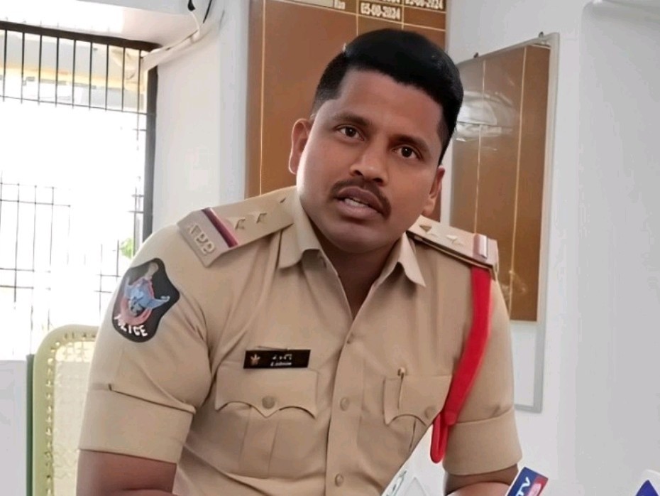 టైరుపేలి గాయపడిన యువకుడు మృతి