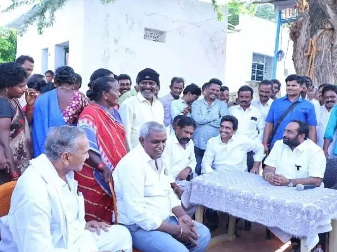 మత్స్యకారుల కాలనీలో అభివృద్ధి పనులకు శ్రీకారం