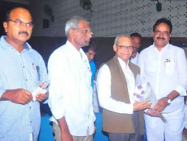 ఎన్నికల సంఘం బీజేపీ పక్షాన పనిచేస్తుంది: రాయల