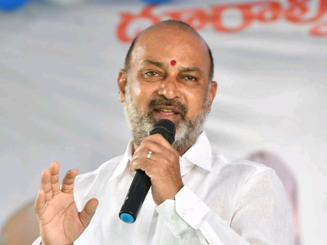 కేంద్ర మంత్రి మౌనంపై రైతుల ఆగ్రహం
