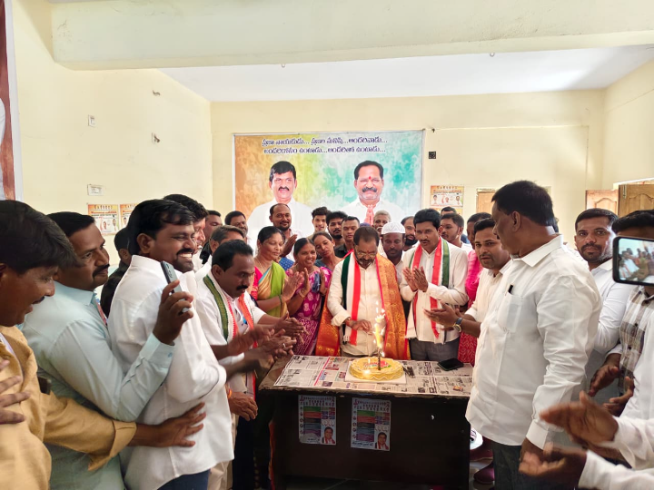 ఘనంగా ఎమ్మెల్యే కోరం కనకయ్య జన్మదిన వేడుక