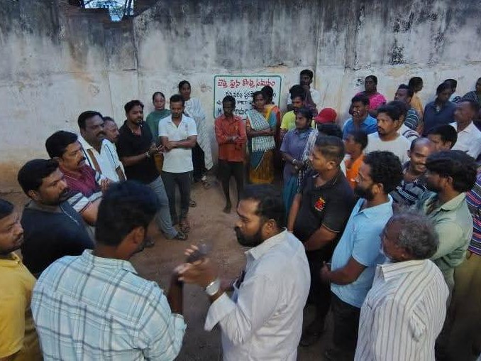 మున్సిపల్ కార్మికుల సమస్యలను తెలుసుకున్న బీజేపీ నేతలు