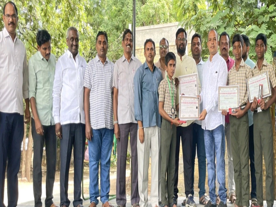 విద్యార్థికి జాతీయస్థాయి యోగా పోటీల్లో అవకాశం