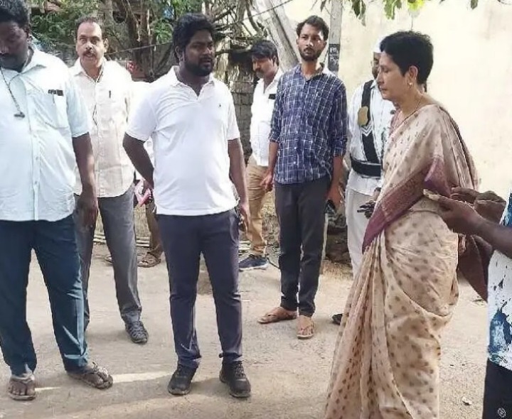 పారిశుద్ధ్య పనులను పరిశీలించిన  కమిషనర్