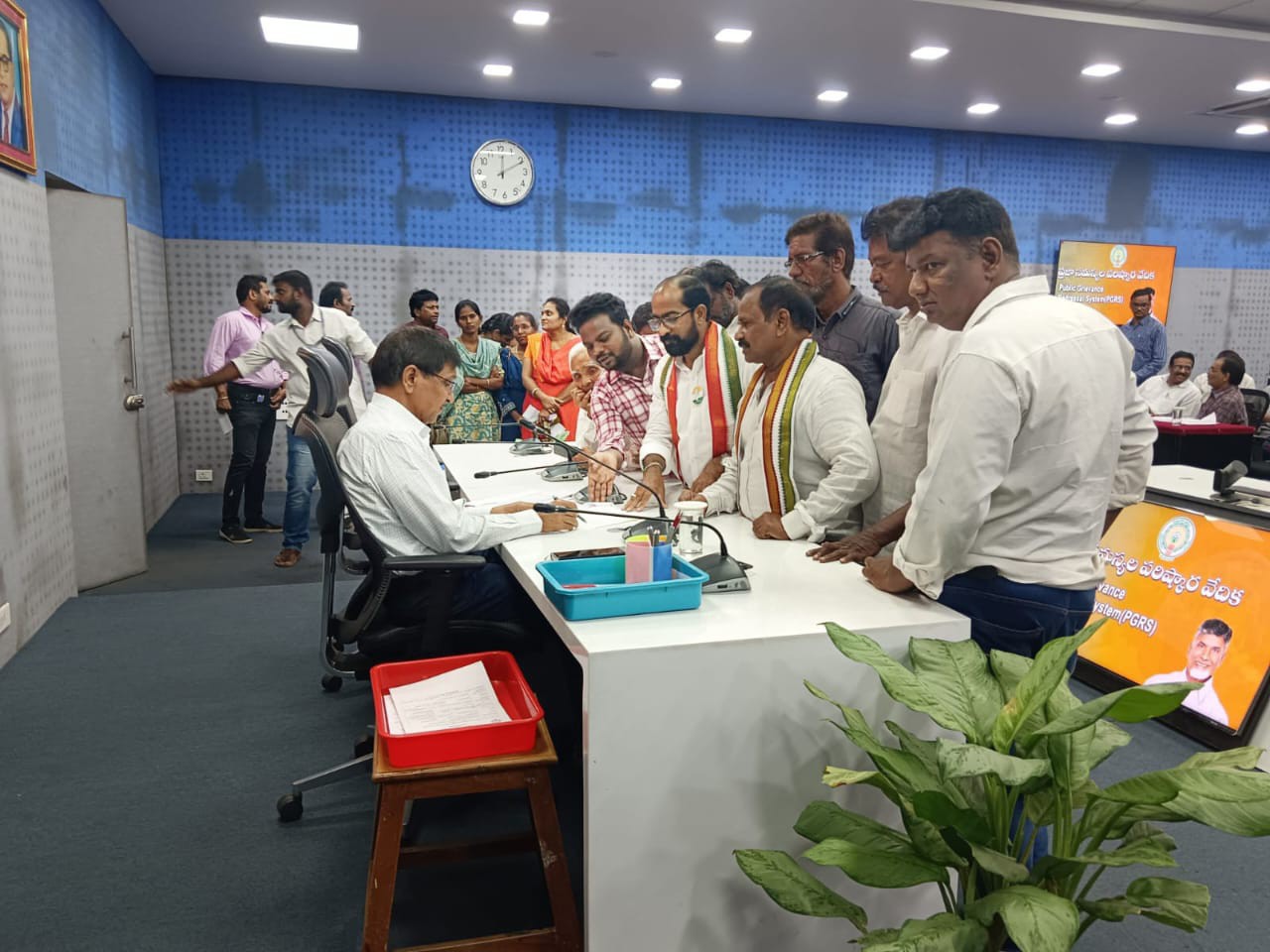 ‘జగదాంబ కూడలిలో రాజీవ్ గాంధీ విగ్రహం ఏర్పాటు చేయాలి’