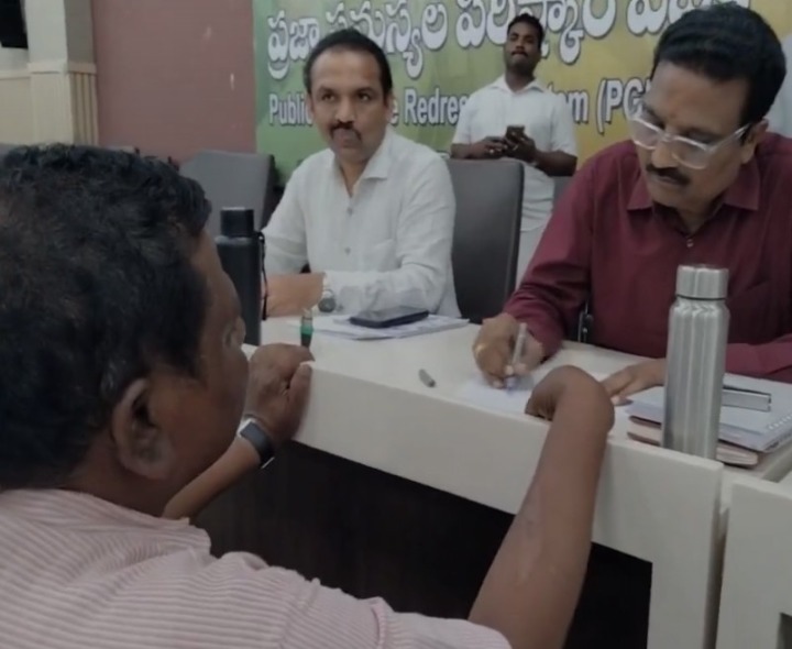 ఇసుక రీచ్‌ల వివరాలు ఇవ్వడం లేదని ఫిర్యాదు