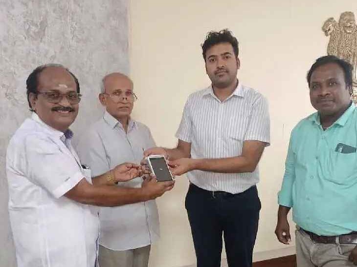 డీలర్లకు నూతన ఈ పాస్ మిషన్‌లు