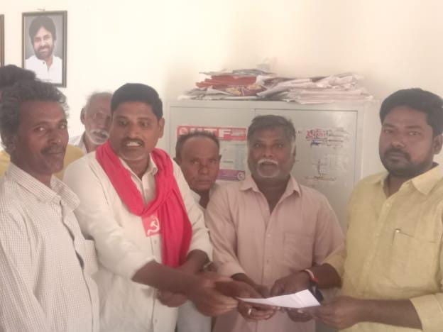 ‘గ్రామ పంచాయతీలో స్థానిక సమస్యలు పరిష్కరించాలి’