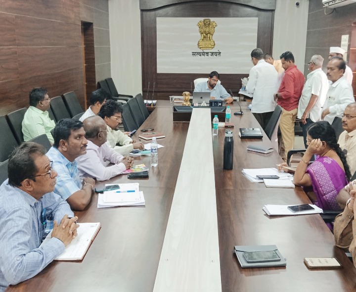 ప్రజా వినతులు స్వీకరించిన సబ్ కలెక్టర్