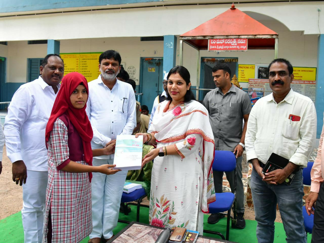 ప్రభుత్వ విద్యార్థులకు మరిన్ని రంగాల్లో సేవలు