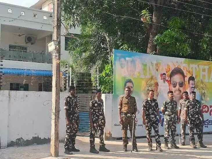 భారీ బందోబస్తుతో ఎమ్మెల్యే క్యాంపు కార్యాలయం