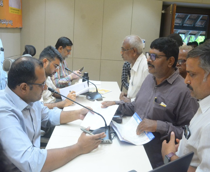 ప్రజా సమస్యల పరిష్కార వేదికలో 315 వినతులు