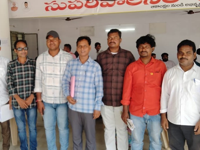 ‘రెగ్యులర్ డీఈవోను నియమించాలి’