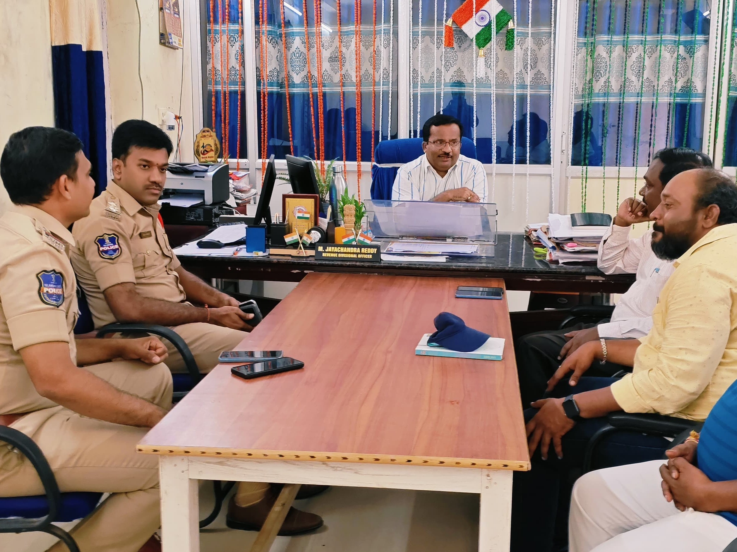 అందుబాటులో రైతులకు అవసరమైన యూరియా