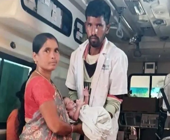 అంబులెన్స్‌లో ప్రసవం.. తల్లి బిడ్డ క్షేమం