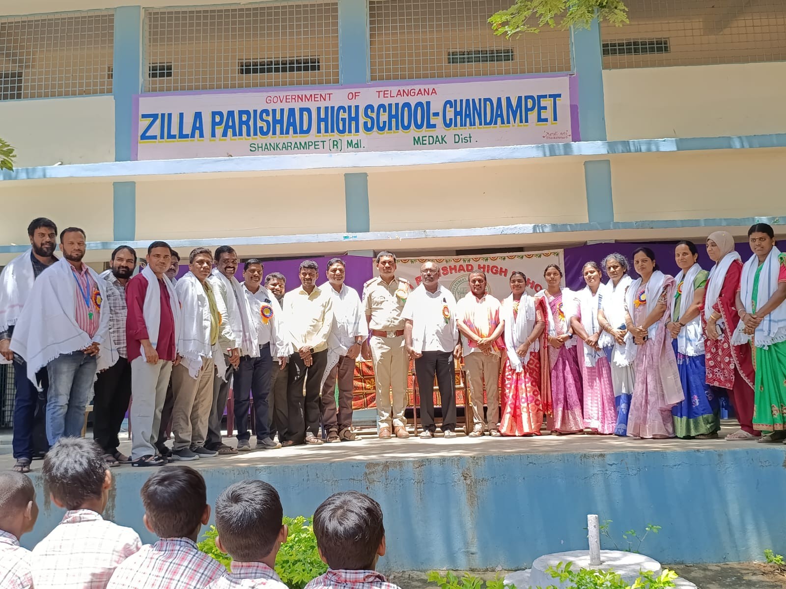 ఉపాధ్యాయులకు సన్మానం