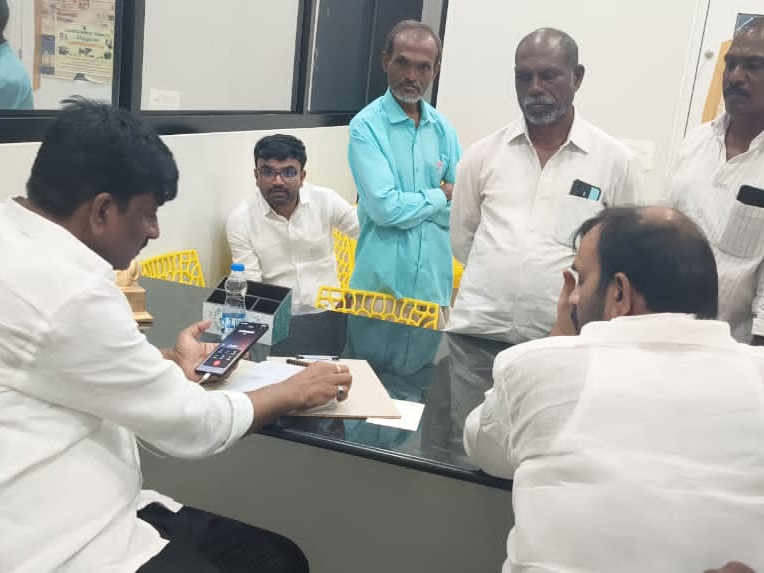 పులివెందులలో ప్రజాదర్బార్ నిర్వహించిన బీటెక్ రవి