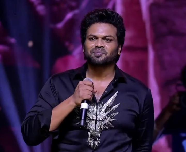 చెట్టు పేరు చెప్పి అమ్ముడుపోయే రకం కాదు: మనోజ్