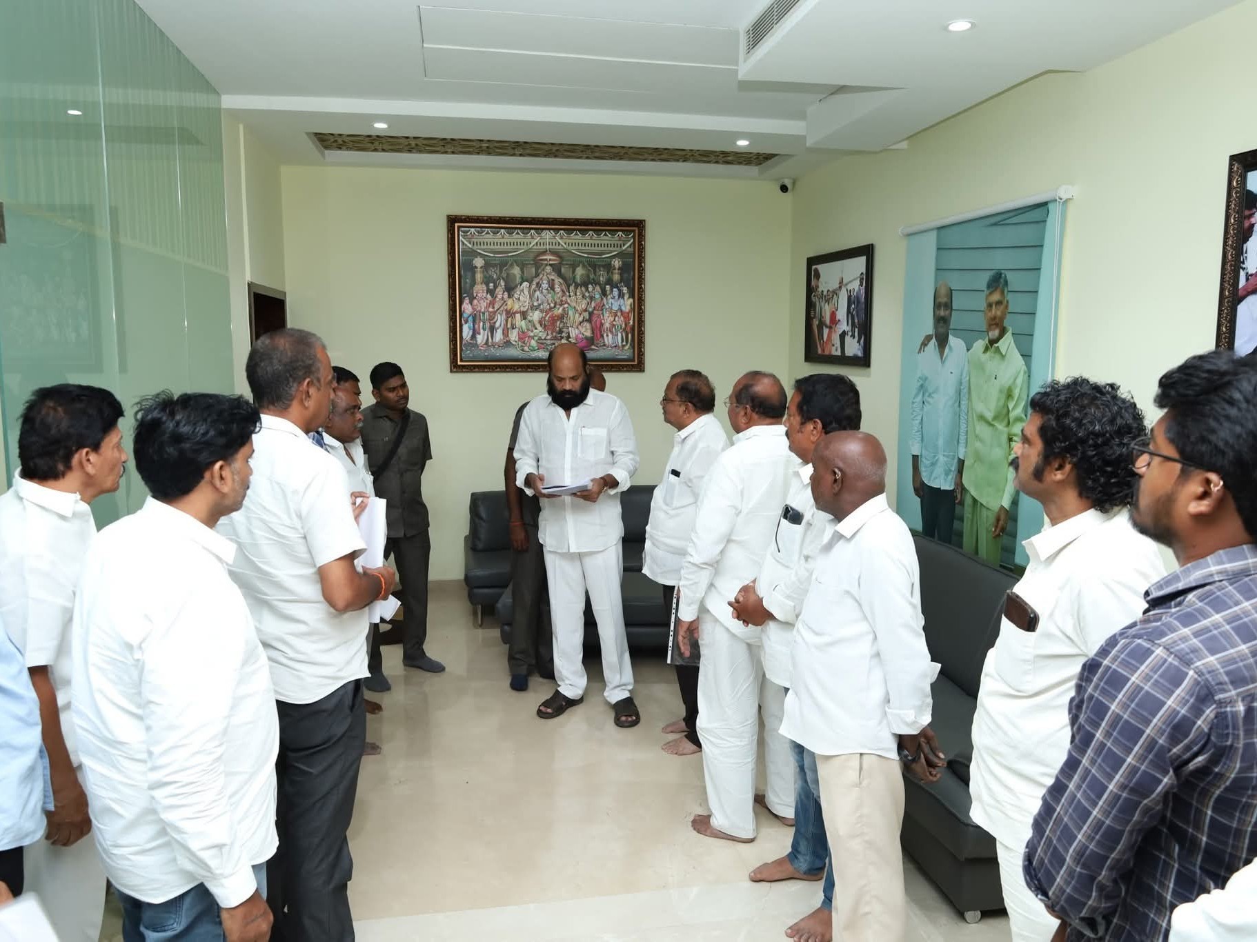 ఎమ్మెల్యే క్యాంప్ కార్యాలయంలో  ప్రజా దర్బార్‌