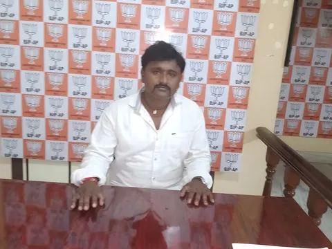 టీఎంసీ ఎమ్మెల్యే వ్యాఖ్యలపై బీజేపీ నేత ఫైర్