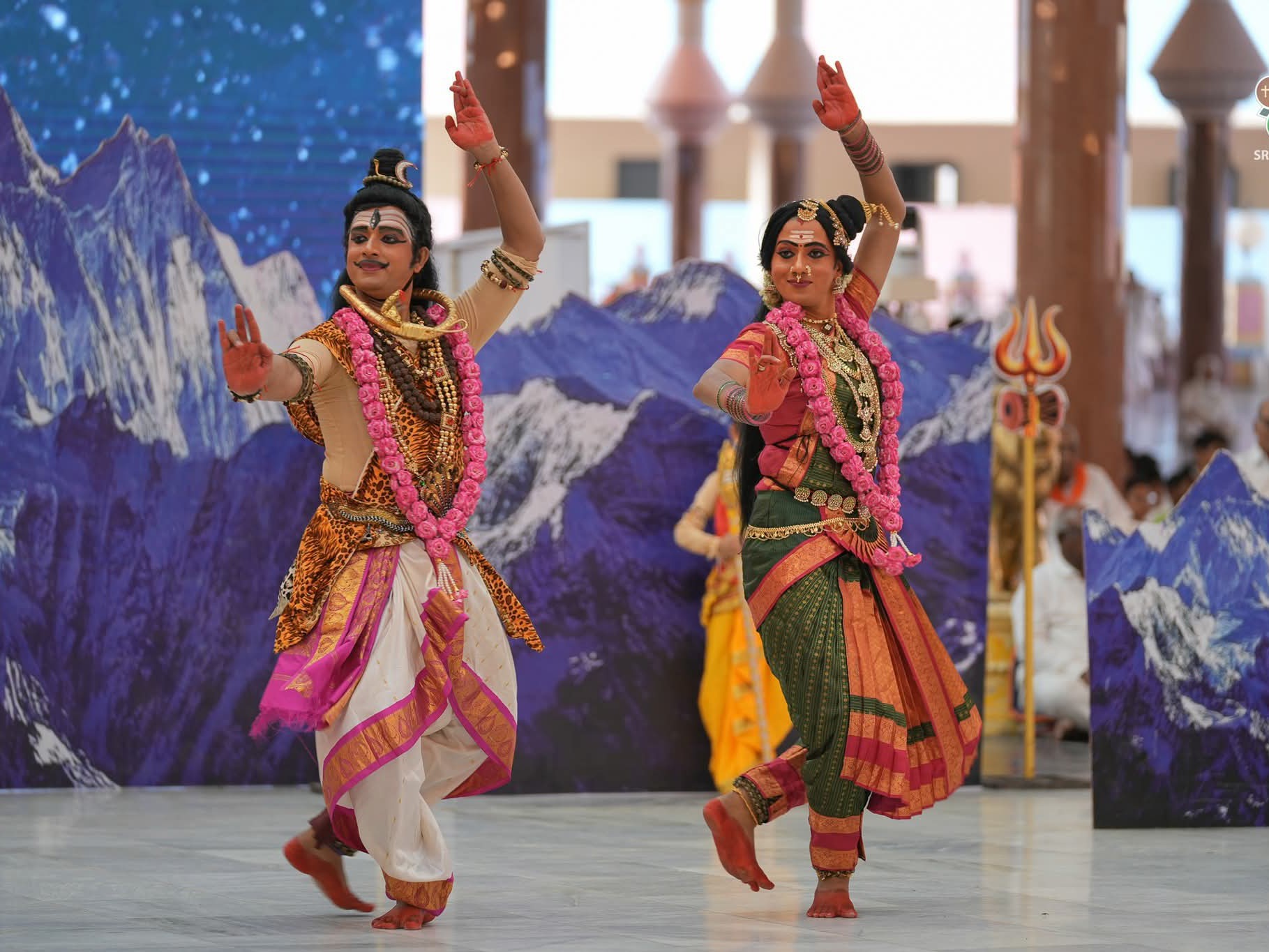నాటికతో అలరించిన బాలవికాస్ విద్యార్థులు