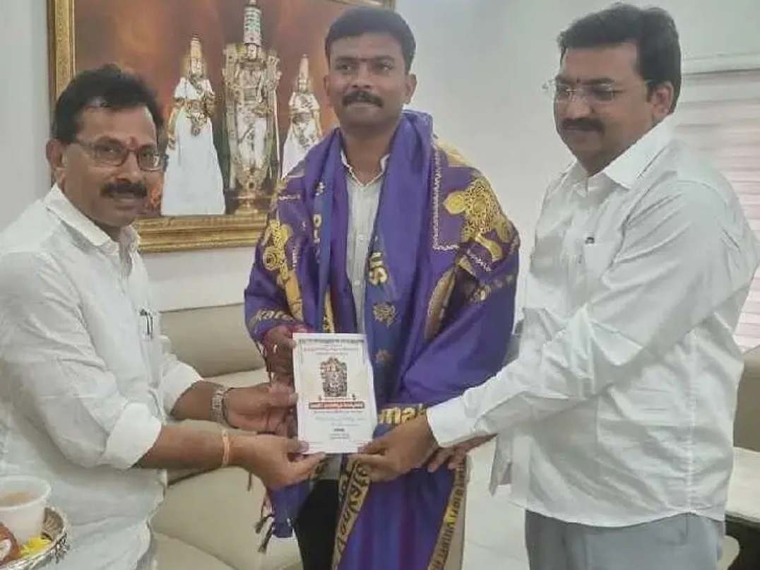 వెంకటగిరి పోలేరమ్మ జాతరకు SPకి ఆహ్వానం