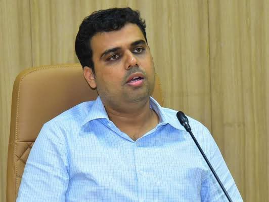 యూరియా కొరత లేదు: కలెక్టర్ చేతన్