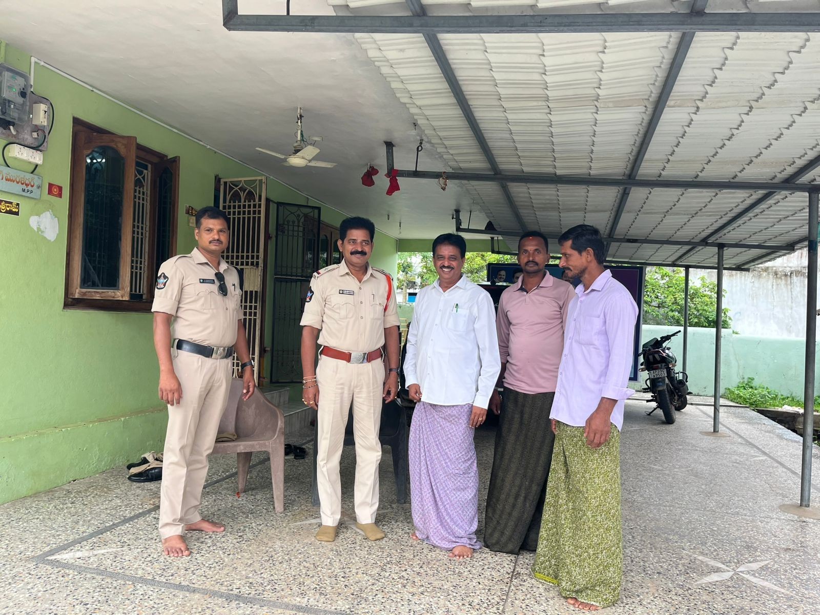 ఎంపీపీ, జడ్పీటీసీలను హౌస్ అరెస్టు చేసిన పోలీసులు