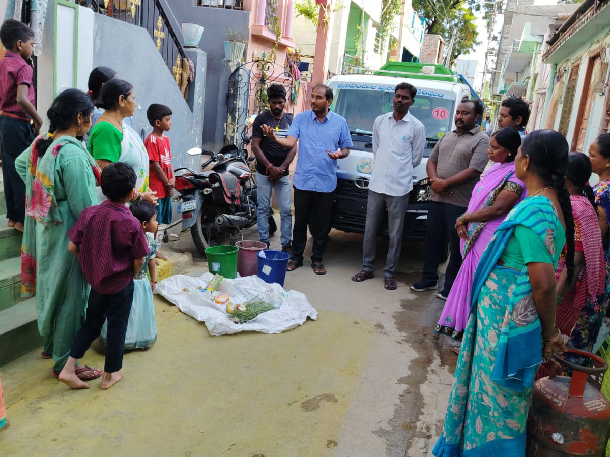 పులివెందులలో ప్లాస్టిక్ కవర్ల నిషేధంపై అవగాహన