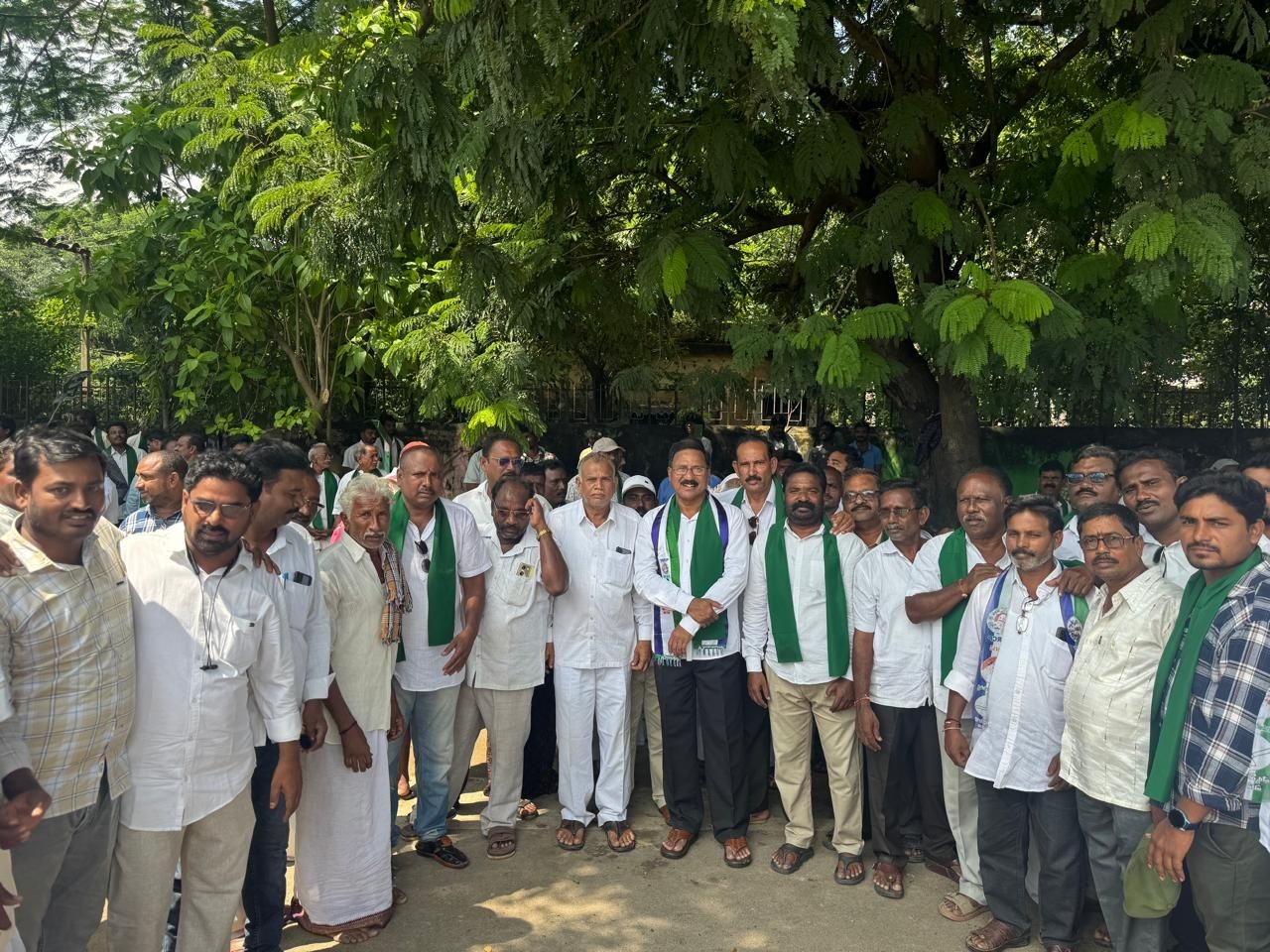 అన్నదాత పోరుబాటపై ఆర్డీవో కు వినతిపత్రం