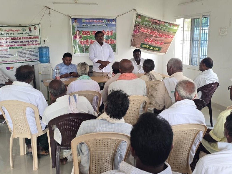 ‘భూసార పరీక్షలు అనుగుణంగానే ఎరువులు వాడుకోవాలి’
