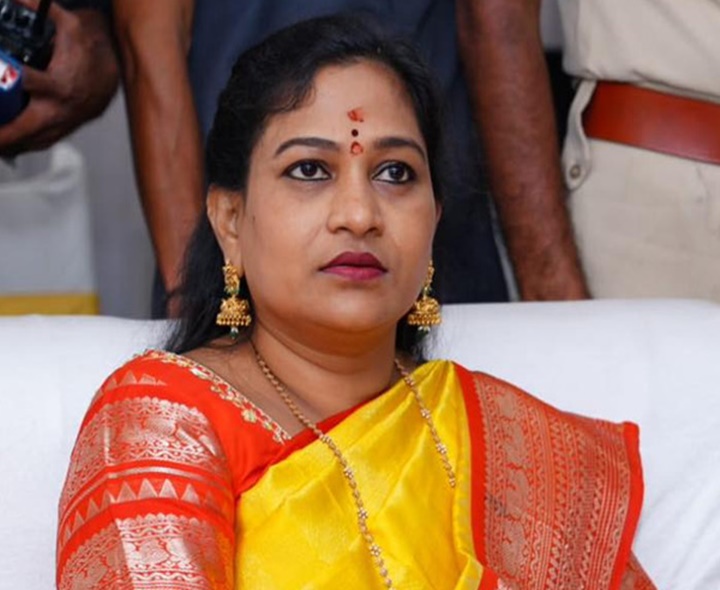 ‘త్వరలోనే సోషల్ మీడియా నియంత్రణ చట్టం’