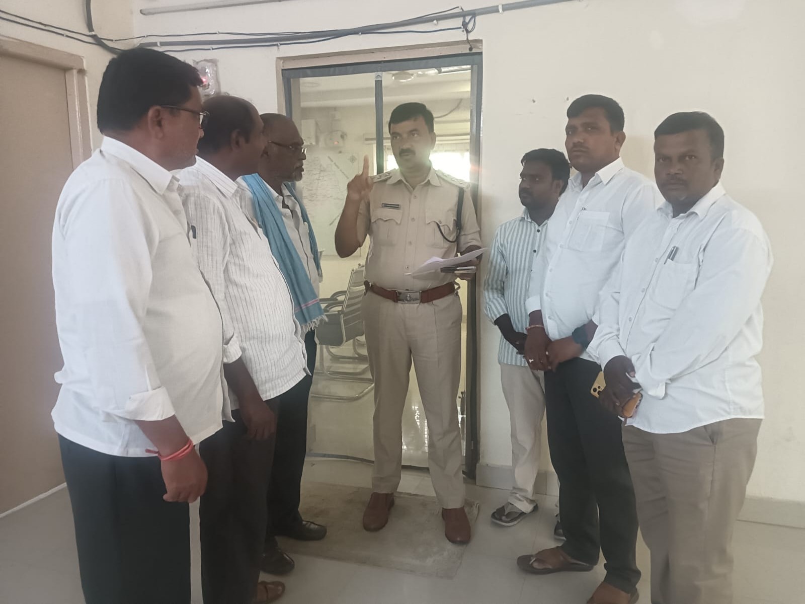 ‘అంబేద్కర్ విగ్రహం విరగొట్టిన వారిపై చర్యలు తీసుకోండి’