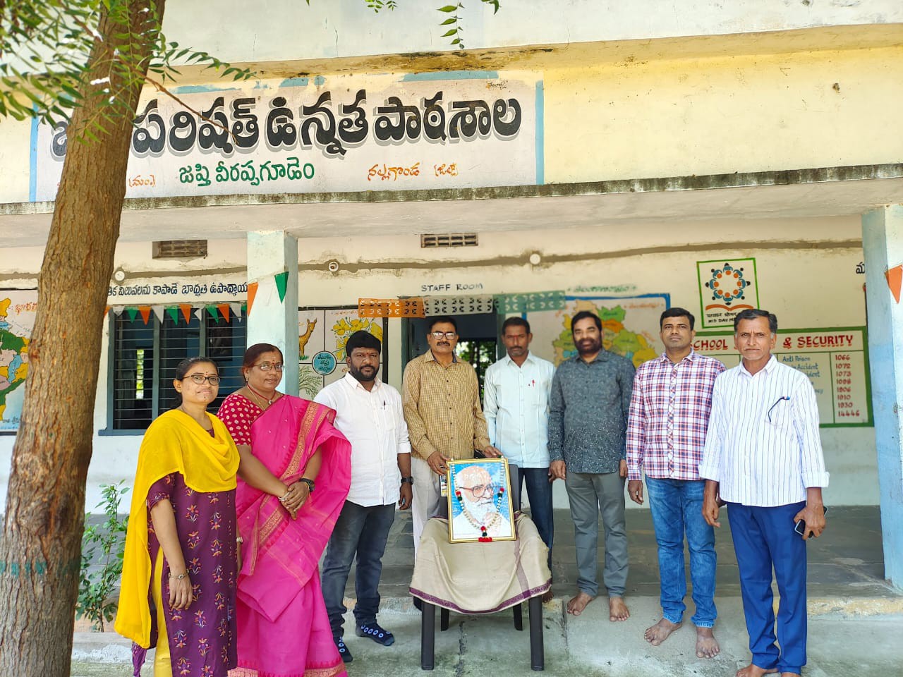 పాఠశాలలో ప్రజా కవి కాళోజీ నారాయణరావు జయంతి