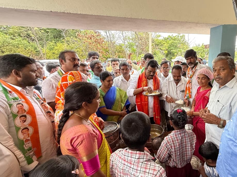 అంగన్వాడి పాఠశాల భవన నిర్మాణానికి శంకుస్థాపన చేసిన ఎమ్మెల్యే