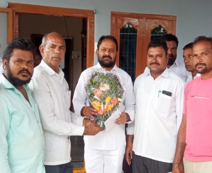 ఉపాధి అవకాశాలు కల్పించాలని ఎమ్మెల్యేకు వినతి