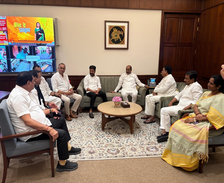 లోక్ సభ స్పీకర్ ఓం బిర్లాతో రేవంత్ రెడ్డి భేటీ