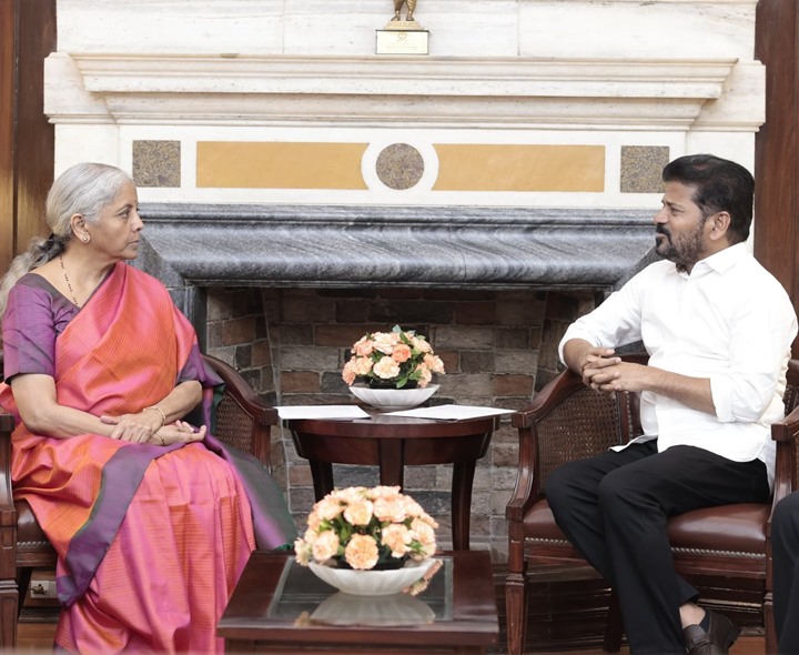 మా రాష్ట్రానికి సాయం చేయండి: రేవంత్ రెడ్డి