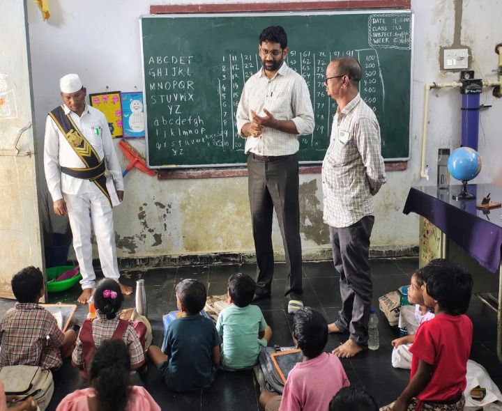 పాఠశాలలో ఆకస్మిక తనిఖీ చేసిన కలెక్టర్