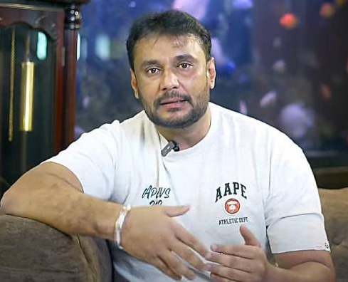 బతకలేను.. విషమివ్వండి: హీరో ఆవేదన