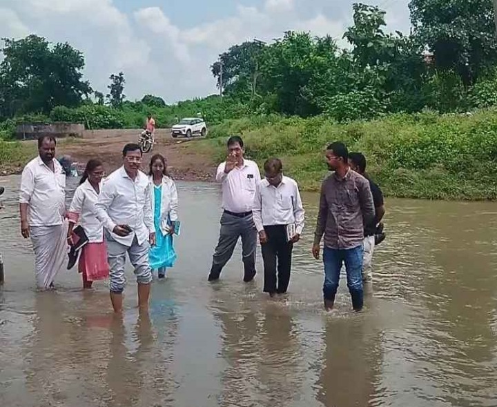 రహదారి నిర్మాణానికి అధికారులు చర్యలు