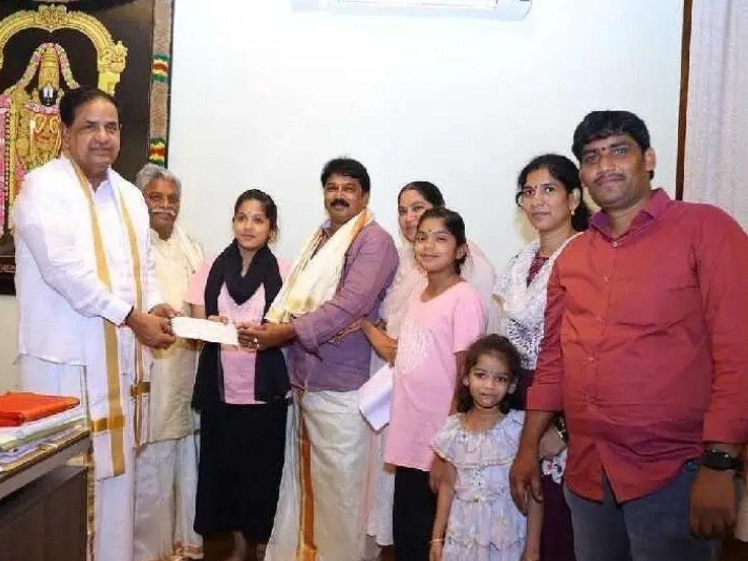 ఎస్వీ అన్నప్రసాదం ట్రస్టుకు భారీ విరాళం