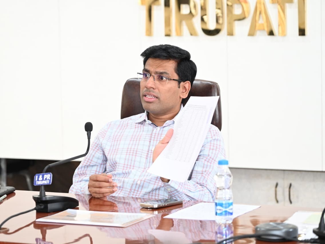 తీర ప్రాంతాల వద్ద పకడ్బందీగా భద్రత చేపట్టాలి: కలెక్టర్