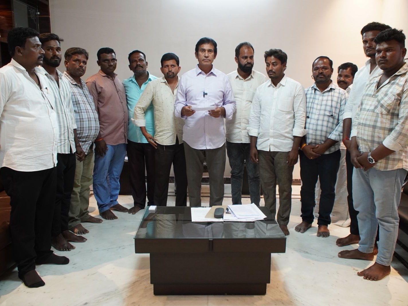 ఇసుక దోపిడీని ముఖ్యమంత్రి దృష్టికి తీసుకెళ్తా: ఎమ్మెల్యే