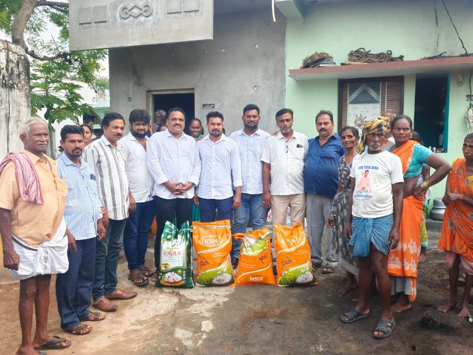 అగ్ని ప్రమాద బాధితులకు అండగా ఎంపీపీ